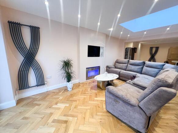 St. Barnabas Rd IG8