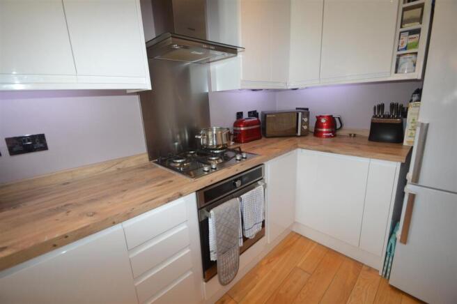 Fairlop Rd E11