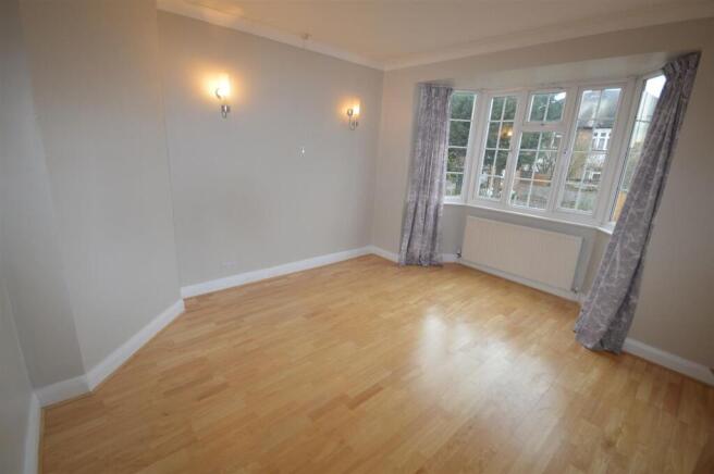 Fairlop Rd E11