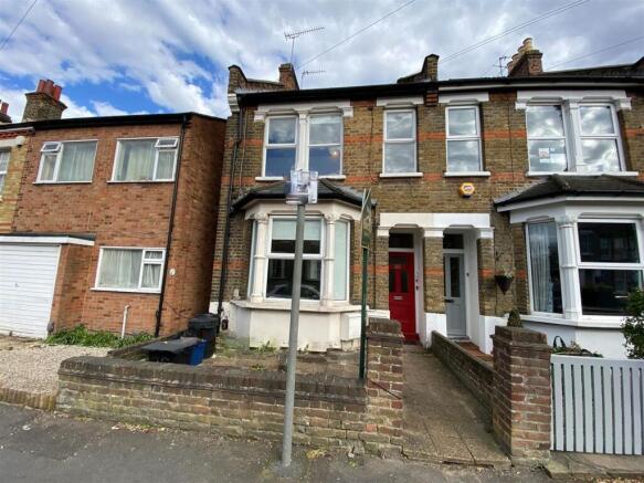 Woodville Rd E18