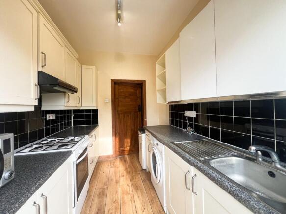 Whalebone Ln North RM6
