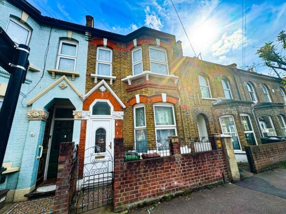 Ferndale Road E11
