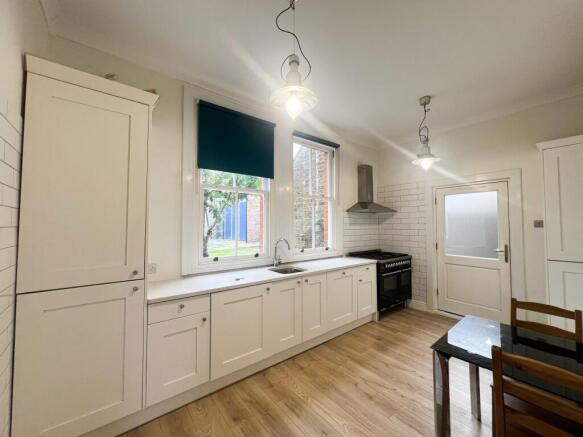Montalt Rd IG8