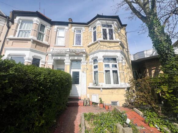 Queens Rd E11