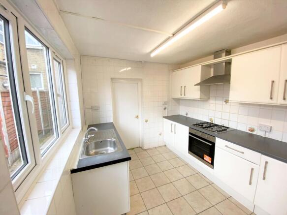Boundary Rd E13