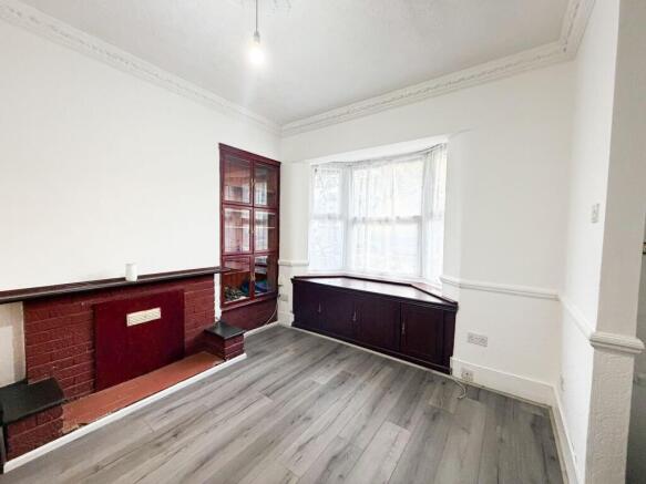 Boundary Rd E13
