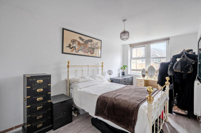 1388735-6-69400ae...