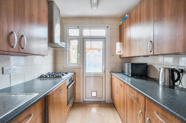 1401102-4-696e213...