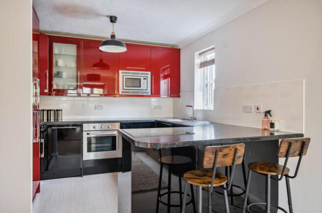 1368796-6-68f2381...