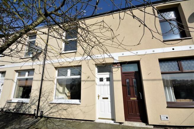 2 bedroom terraced house for sale in South View, Coundon