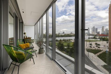 L-000846, 19 Circus Road West, Battersea