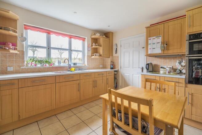 Kitchen/dining