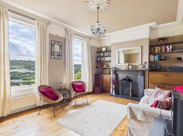 Sitting room / Bedroom