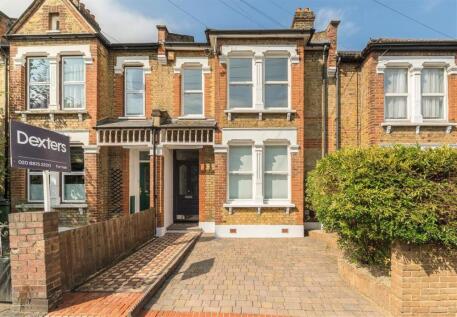 Kinveachy Gardens, Charlton