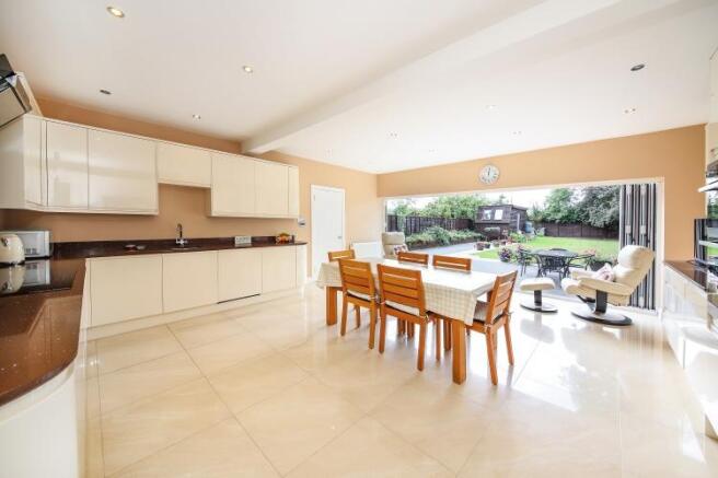 Sidcup Road London SE9, SE93AL | Property for sale reviews, ratings, track prices, house valuation of 4 bedroom detached house for sale in Sidcup Road London SE9 Sidcup Road London SE9 | Compare property for sale reviews & ratings, track property prices of 4 bedroom detached house for sale in Sidcup Road London SE9