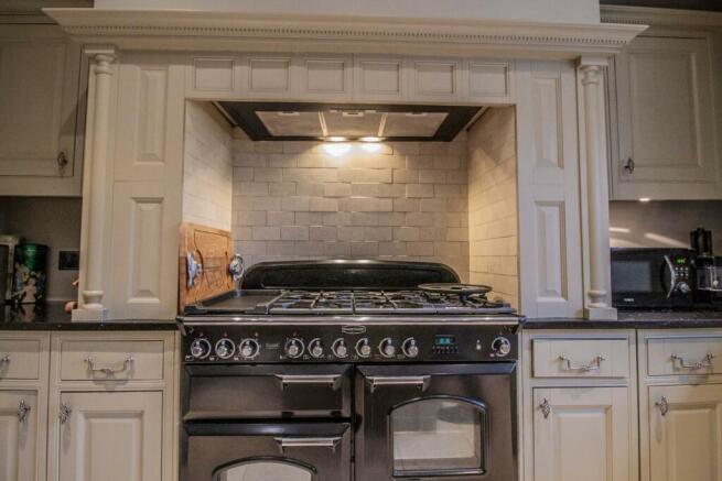 4 Bear Meadow, Beyton [Kitchen Range] 01.jpg