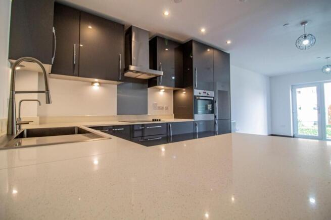 14 Harland Court, Miller's Quarter [Kitchen] 04.jp