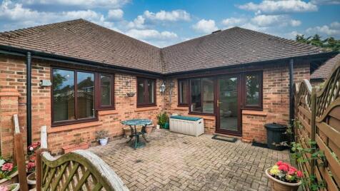 Knowles Green, Bletchley, MK2