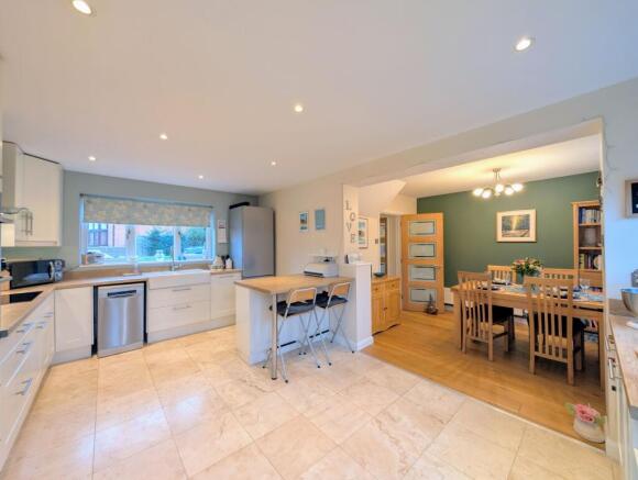 Kitchen/Dining Area