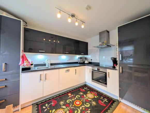Kitchen/ Breakfast Room