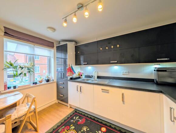 Kitchen/ Breakfast Room