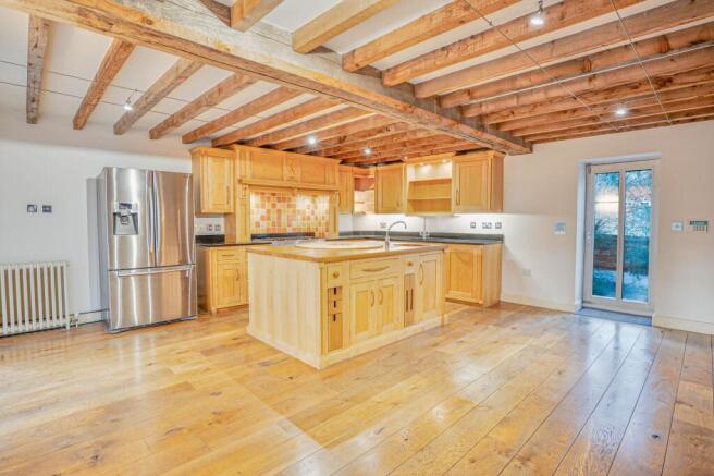 Kitchen/Breakfast Area