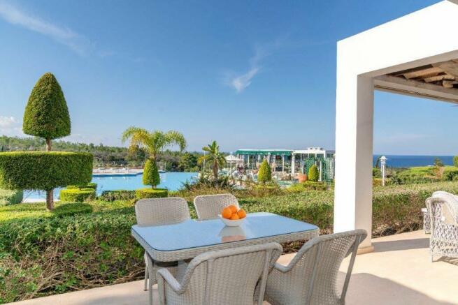 Paradise Found: Luxurious 3-Bedroom Garden Apartment with Spectacular Views Image 9999