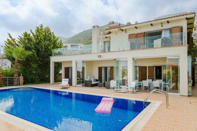 Stunning 4 Bedroom Villa At Savyon Village nestled in the Serene Catalkoy Region Image 9999