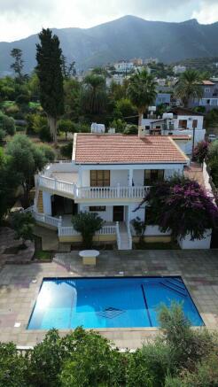 Charming 3 Bedroom Villa with amazing views offers potential for renovation Image 9999