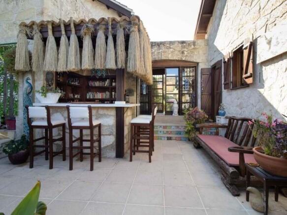 4 bedroom resale property + swimming pool + central heating + crafted with Karpaz Stones + Title deed in the owner?s name VAT paid Image 9999 3