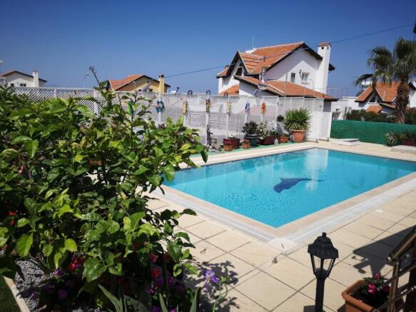 4 bedroom seaside villa with pool and sea views in excellent condition Image 9999 2