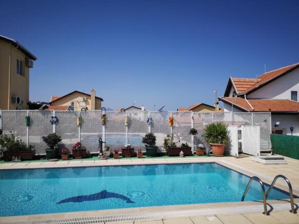 4 bedroom seaside villa with pool and sea views in excellent condition Image 9999 1