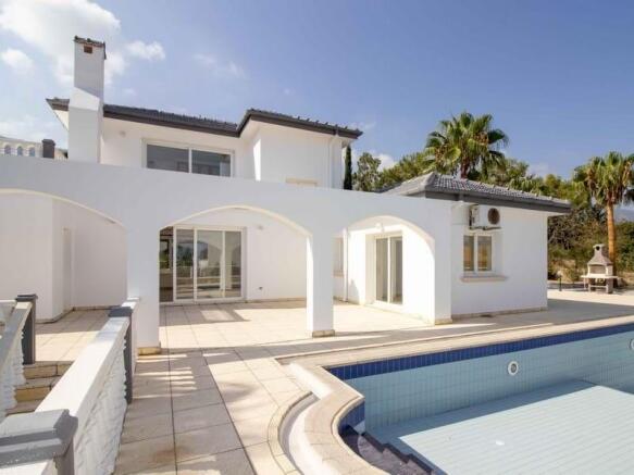 4 bedroom resale villa + swimming pool + central heating + air conditioning + Title deed in the owner?s name VAT paid  Image 9999 2