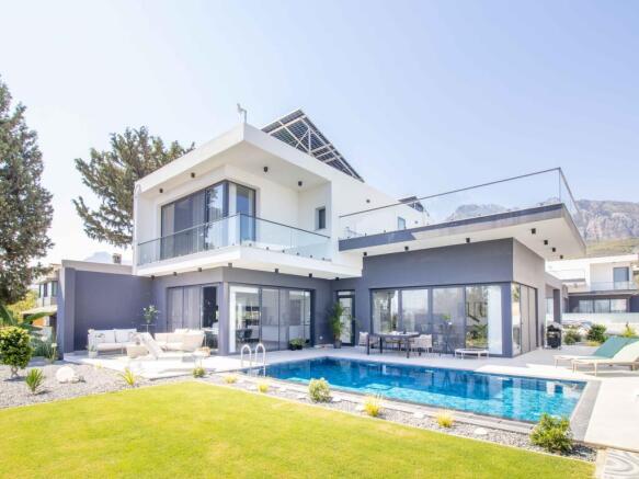 4-bedroom luxury resale villa + fully furnished + swimming pool + VRF system + Photovoltaic solar system + close to a municipal park Image 9999 1