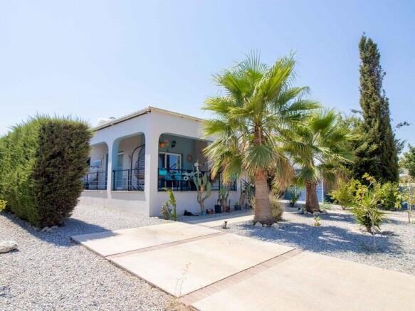 Beautiful 2 bedroom resale bungalow + fully furnished + roof terrace + fully renovated + communal swimming pool + Title deed in the owner?s name VAT paid Image 9999 1