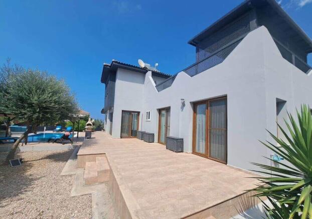 Exquisite 3 Bedroom Villa with Panoramic Views and Prime Location ? A Rare Opportunity Image 9999 2