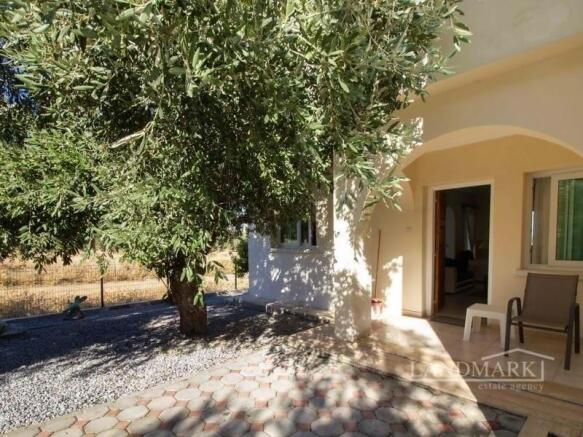 3 bedroom resale villa + 8m x 4m overflow pool + air conditioning + central heating + large roof terrace  Image 9999
