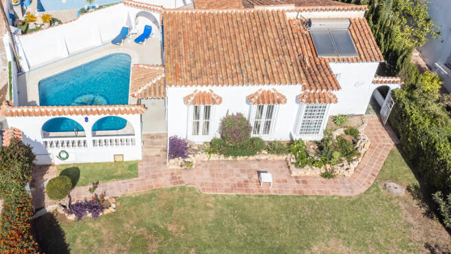 Drone House & pool