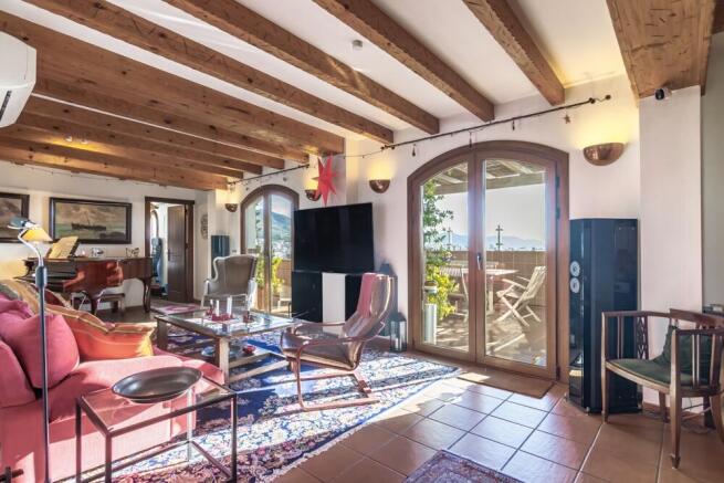 Lounge to terrace