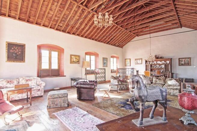 Upper Lounge 4