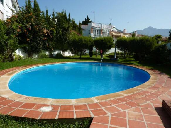pool b