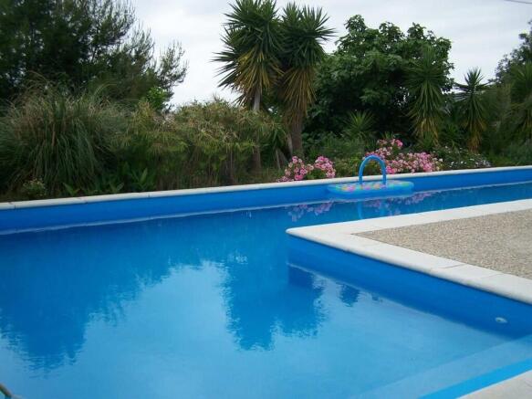 pool b
