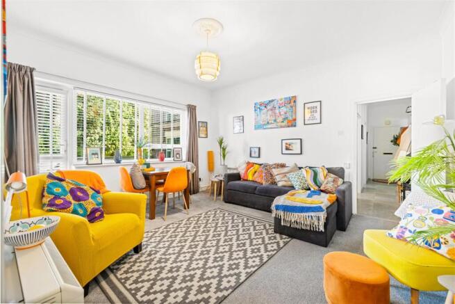 Lounge / Dining area