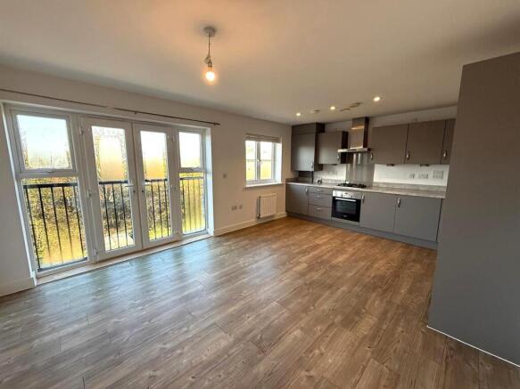 Kitchen / Living Area