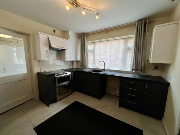 KITCHEN..jpg