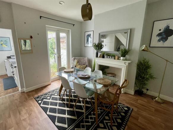 DINING ROOM -.jpg