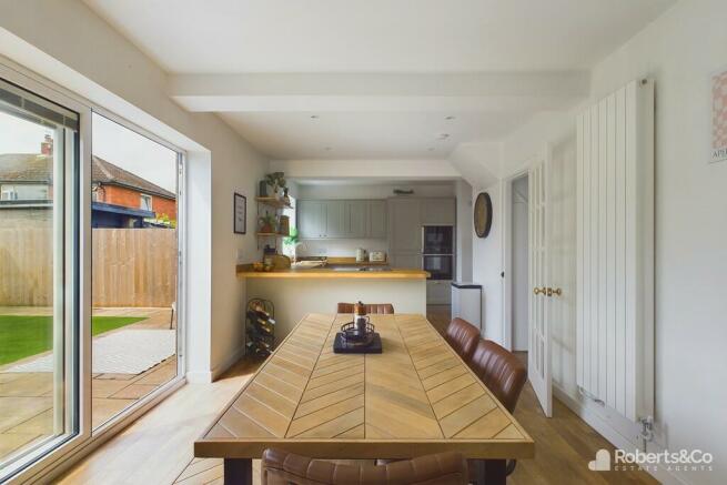 Open Plan Dining ...