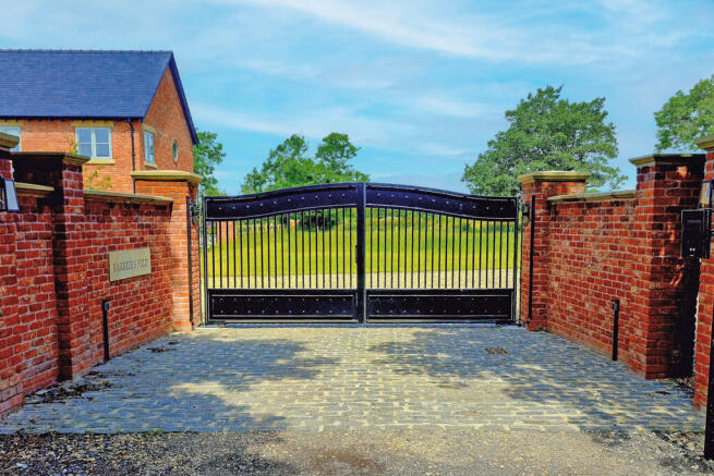 NEW GATE