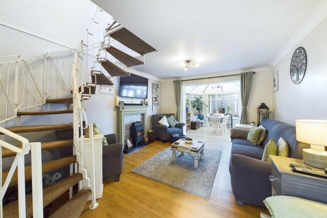 Living Room/ Cons...
