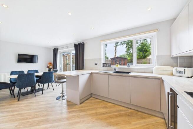 Open Plan Dining ...